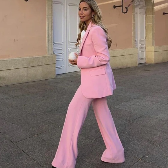 Elegant Pink Pantsuit for Women - Picture 4 of 13